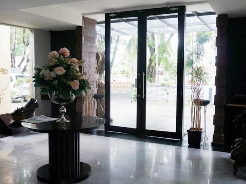 Rumah Nenek Hotel And Restaurant Padang  Buitenkant foto