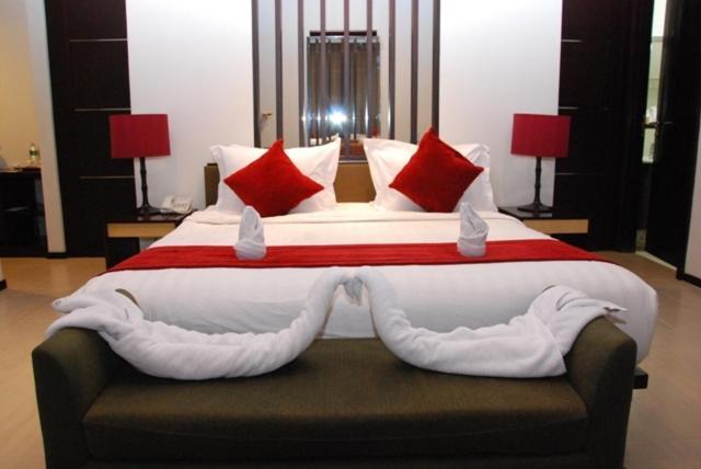 Rumah Nenek Hotel And Restaurant Padang  Kamer foto