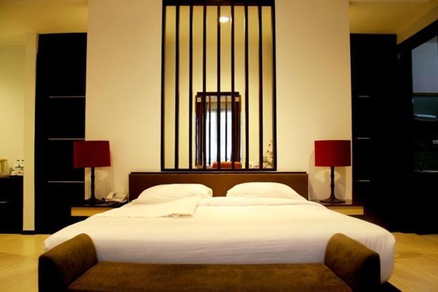 Rumah Nenek Hotel And Restaurant Padang  Kamer foto