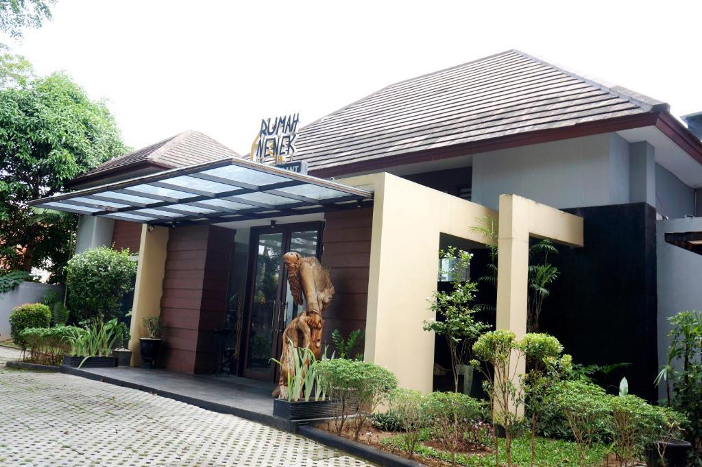 Rumah Nenek Hotel And Restaurant Padang  Kamer foto