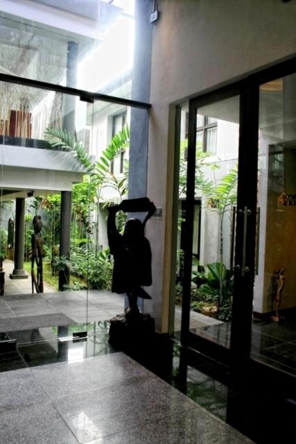 Rumah Nenek Hotel And Restaurant Padang  Buitenkant foto