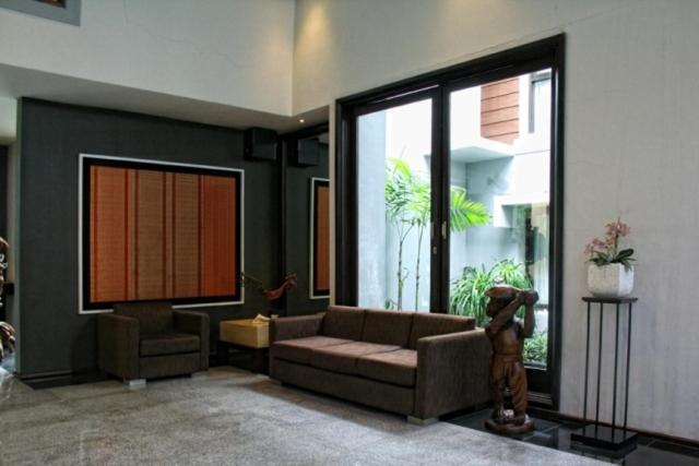 Rumah Nenek Hotel And Restaurant Padang  Buitenkant foto